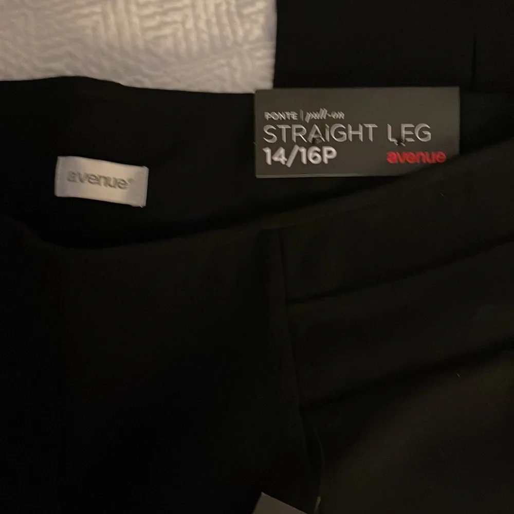 Brand new pants from Avenue pull on straight leg - Picture 4 of 5